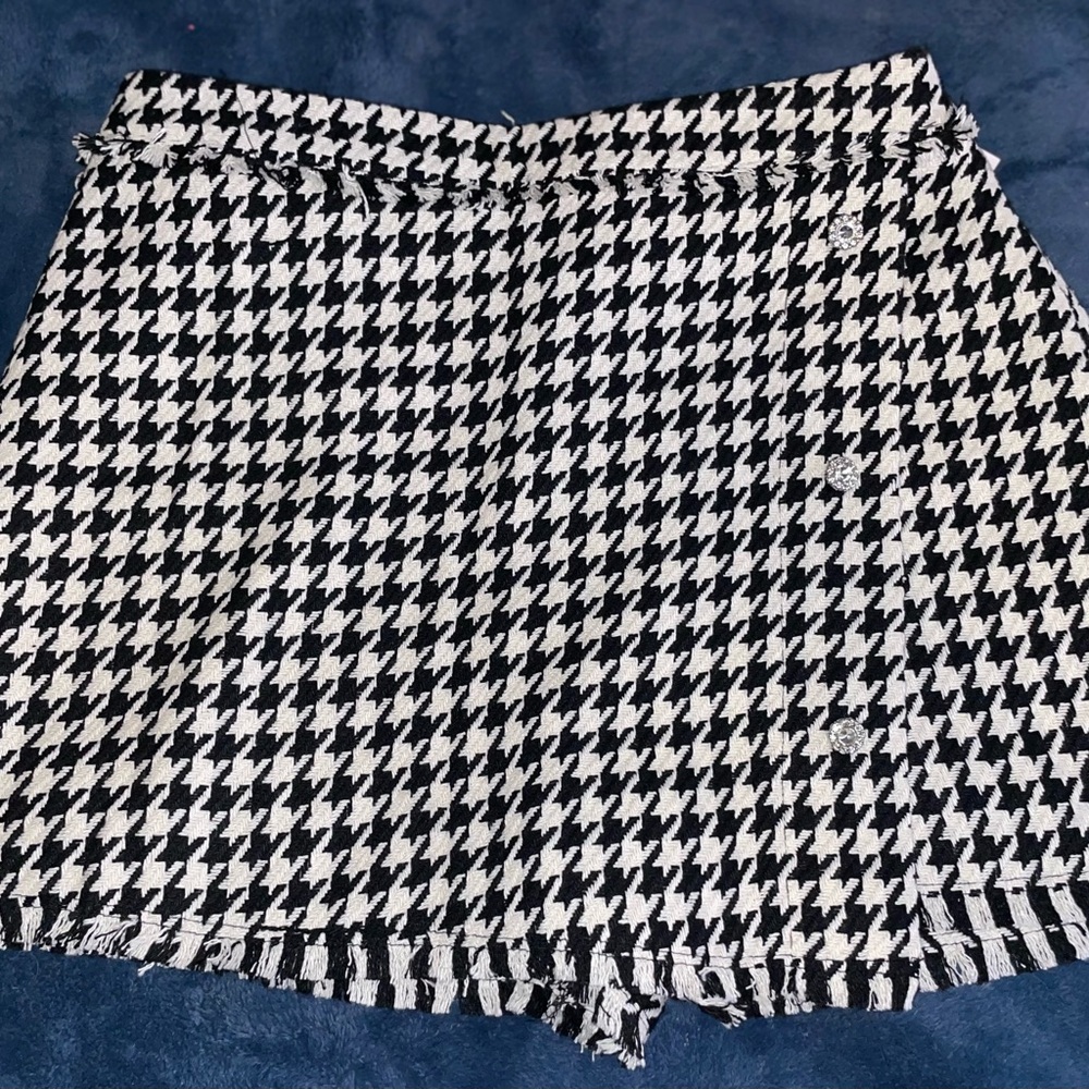 Forever 21 Black and White Houndstooth Skirt